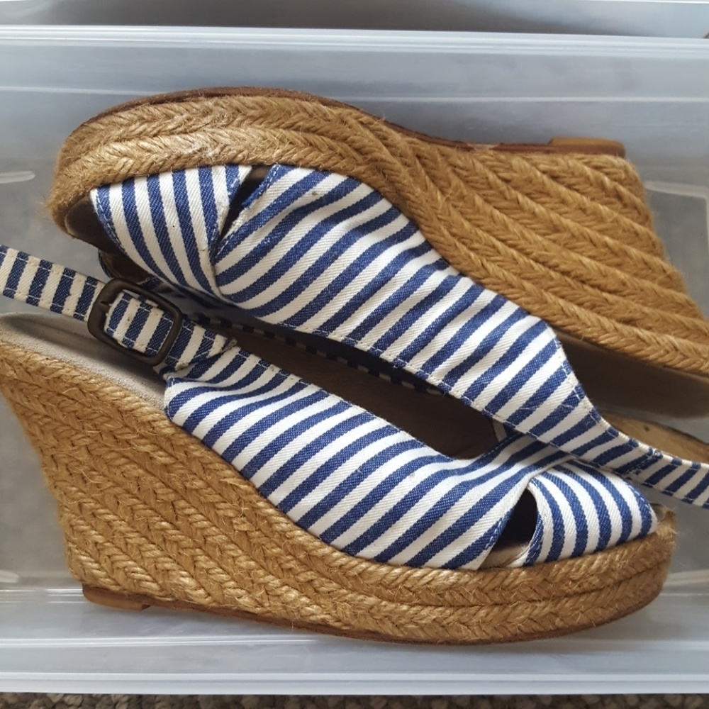 Andre Assous Wedges
